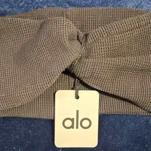 NWT ALO black stretch Athletic Yoga Running
Fitness Headband.
